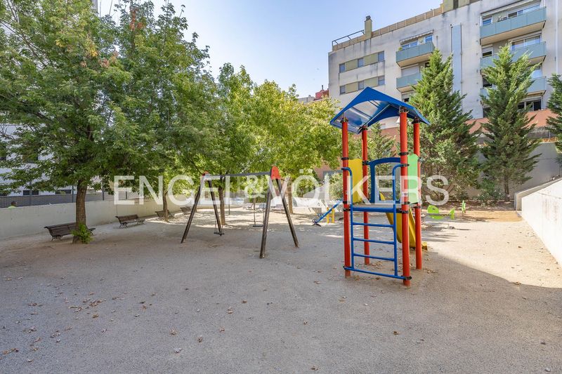 Foto 492ec0e7-2f10-493e-8109-0580aefbc5f2. Planta baixa amb calefacció aparcament piscina a Terrassa