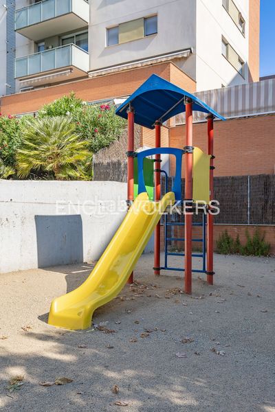 Foto 6e6649e8-48de-4d9e-b33c-115b39763b53. Planta baixa amb calefacció aparcament piscina a Terrassa