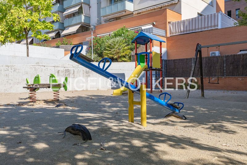 Foto dca056d8-f1ef-4183-9ea4-fe2483d284ca. Planta baixa amb calefacció aparcament piscina a Terrassa