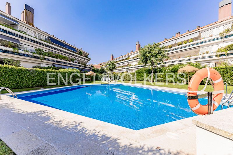 Foto 2df36112-23e1-49aa-af89-5610f10c4369. Pis amb calefacció aparcament piscina a Can Girona - Terramar - Vinyet Sitges