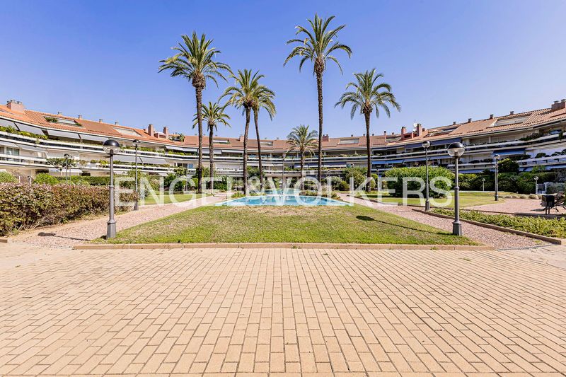 Foto 56f129ad-c656-4c96-a11e-d98645336303. Pis amb calefacció aparcament piscina a Can Girona - Terramar - Vinyet Sitges