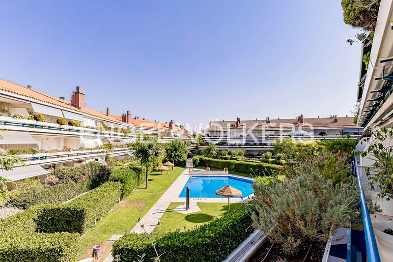 Foto 76977110-566f-4ea7-924b-a587a93fe360. Pis amb calefacció aparcament piscina a Can Girona - Terramar - Vinyet Sitges