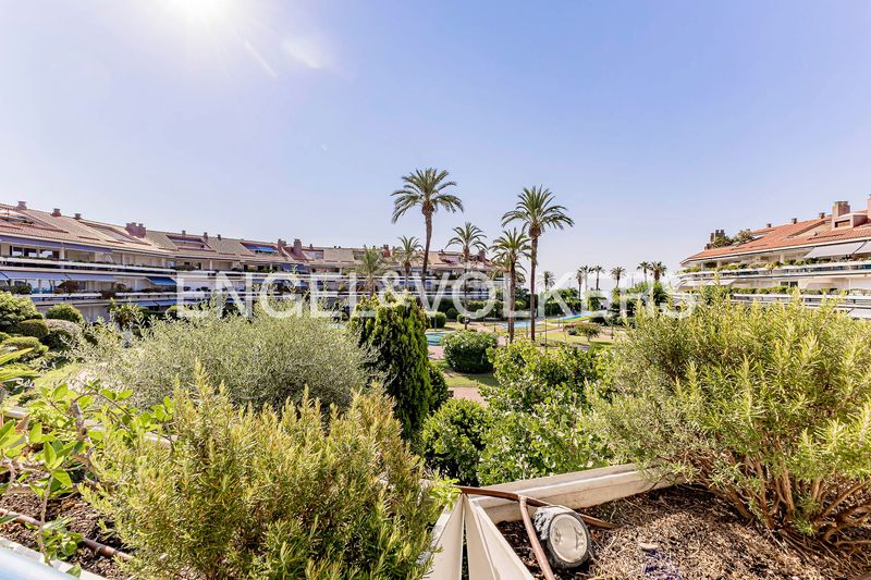 Foto f2c00d11-3082-4416-999c-75c856091826. Pis amb calefacció aparcament piscina a Can Girona - Terramar - Vinyet Sitges