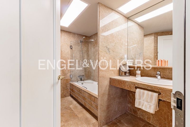 Foto fdc42e5e-3887-4f47-9b90-80967c9beb31. Pis amb calefacció aparcament piscina a Can Girona - Terramar - Vinyet Sitges