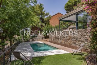 Casa a La Miranda-Can Candeler. Espectacular casa reformada con piscina a pocos minutos del cent