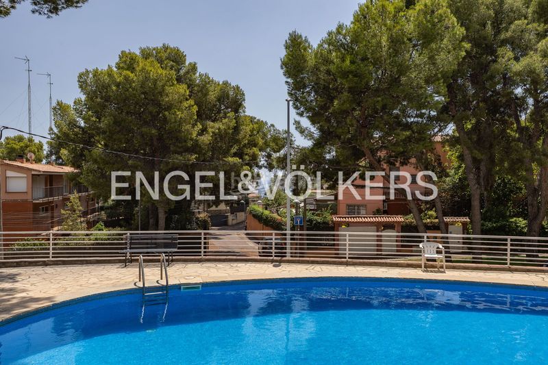Foto 21ddca36-e2b2-4a70-a84b-913eb9e123e0. Pis amb calefacció aparcament piscina a Bellamar Castelldefels