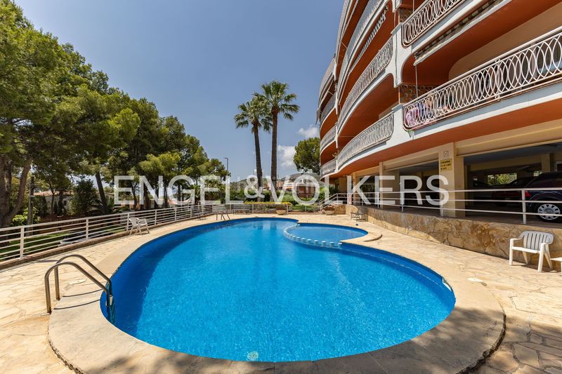 Foto 5078cca7-d797-4f66-a561-12c4e3408895. Pis amb calefacció aparcament piscina a Bellamar Castelldefels