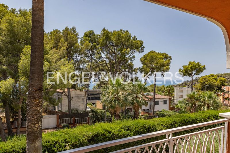 Foto a48cbe39-1894-4cdd-8901-5aa2c17a5c27. Pis amb calefacció aparcament piscina a Bellamar Castelldefels