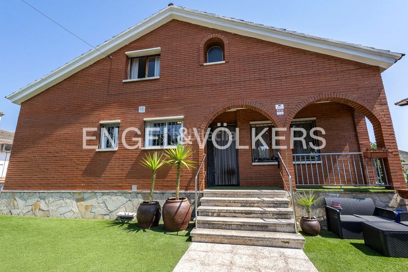 Foto 34a17401-4f89-4e37-b1e1-fa00a1b6567d. Casa amb calefacció a Els Masos - Els Garrofers Coma-ruga