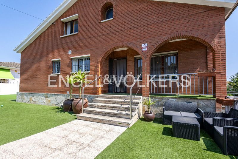 Foto fac94fe1-6e55-4c69-b986-5042a72cfc19. Casa amb calefacció a Els Masos - Els Garrofers Coma-ruga