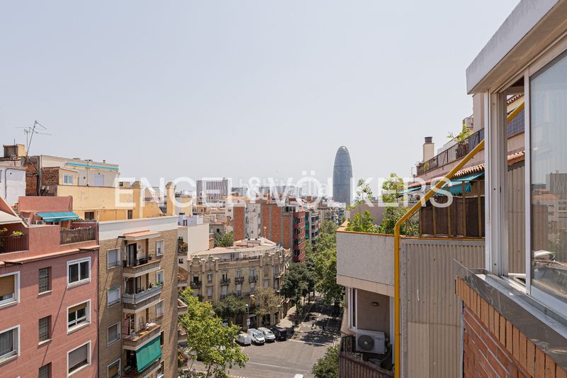 Foto 3265713e-aa26-4bce-9685-505302311a3f. Àtic amb calefacció a El Camp de l´Arpa del Clot Barcelona