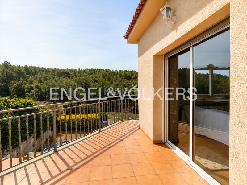 Foto 3c6152d2-fbfa-451c-a974-02d756b5aa4f. Casa amb calefacció aparcament piscina a terrabrava - Tordera parc Tordera