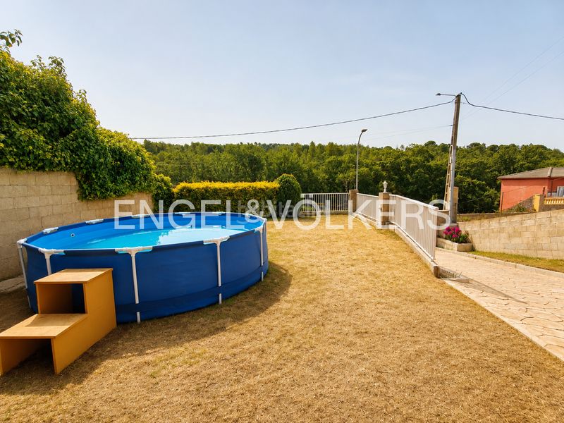 Foto 40b5b6a5-decc-40e3-85d3-a79526266a0e. Casa amb calefacció aparcament piscina a terrabrava - Tordera parc Tordera