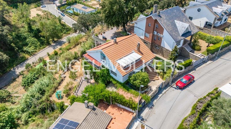 Foto 3d200d44-d26f-4f91-9d45-9665335acb28. Casa amb calefacció aparcament a Can Font-Ca n'Avellaneda Castellar del Vallès