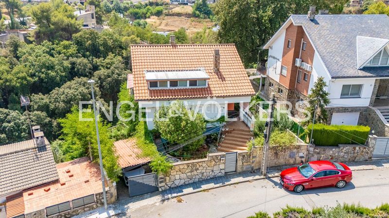 Foto b999d457-a750-4ba4-92fb-32a6ce80d3bd. Casa amb calefacció aparcament a Can Font-Ca n'Avellaneda Castellar del Vallès
