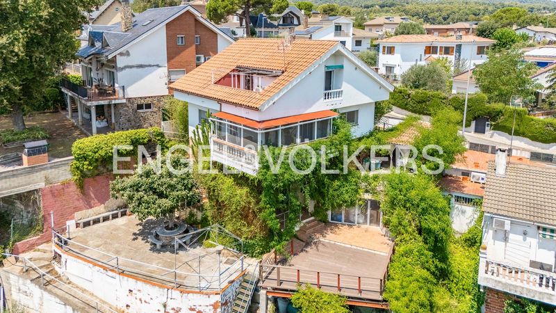 Foto ed686b52-7236-4858-8f08-1756229635e5. Casa amb calefacció aparcament a Can Font-Ca n'Avellaneda Castellar del Vallès