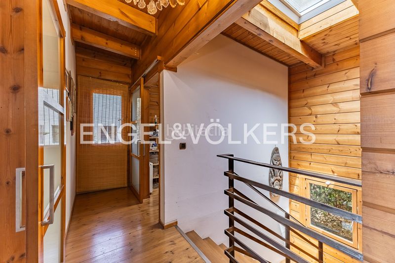 Foto 0b4ba3e2-47b8-4f05-8654-d1545e687203. Casa amb calefacció aparcament piscina a Vallvidrera - Tibidabo - Les Planes Barcelona
