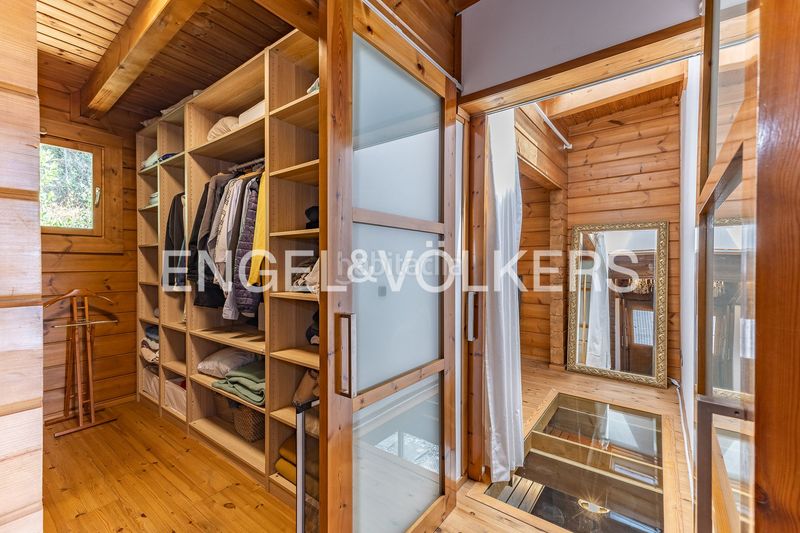 Foto 5b7d44c7-323f-4a83-9da6-34308d45e622. Casa amb calefacció aparcament piscina a Vallvidrera - Tibidabo - Les Planes Barcelona