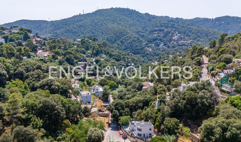 Foto fc6e7612-8e0e-445a-92e5-d0a839524f92. Casa amb calefacció aparcament piscina a Vallvidrera - Tibidabo - Les Planes Barcelona