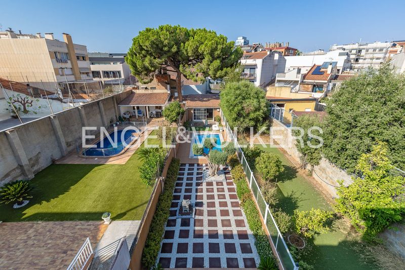 Foto 1cad5ba1-547c-4045-88c2-2cf32e6063fc. Casa adossada amb calefacció aparcament piscina a Sabadell