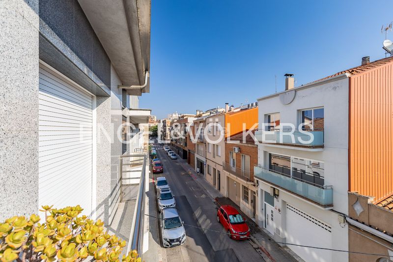 Foto 44b9d717-9e2a-45ef-8c02-94e375021b0a. Casa adossada amb calefacció aparcament piscina a Sabadell