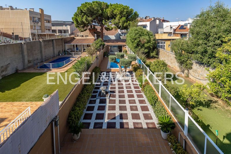 Foto 4e66ad1a-e323-4893-adfe-e2cc1deb5ef8. Casa adossada amb calefacció aparcament piscina a Sabadell