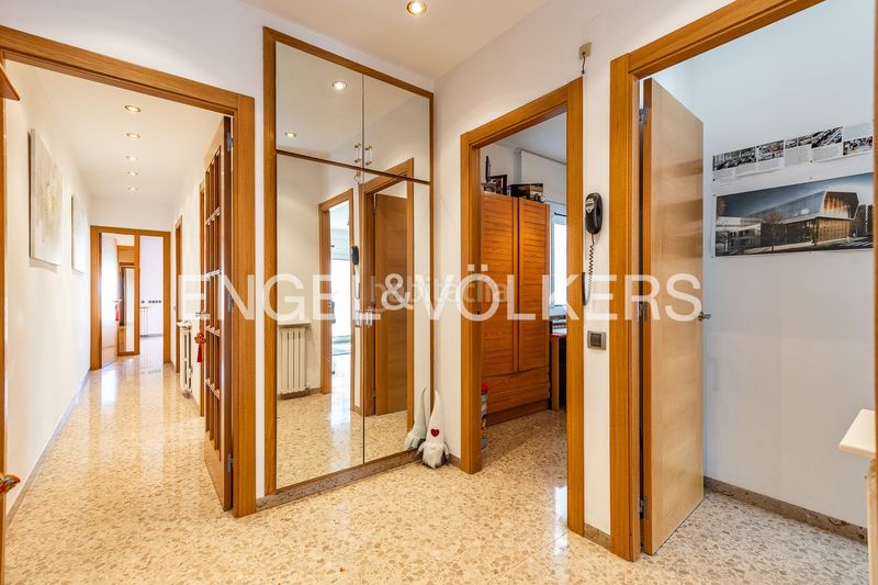 Foto 5fa81176-9359-4e5b-8fb8-795486ac2fff. Casa adossada amb calefacció aparcament piscina a Sabadell