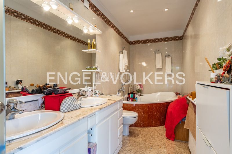Foto db8da1e1-92ff-460d-8022-03956ef606d1. Casa adossada amb calefacció aparcament piscina a Sabadell