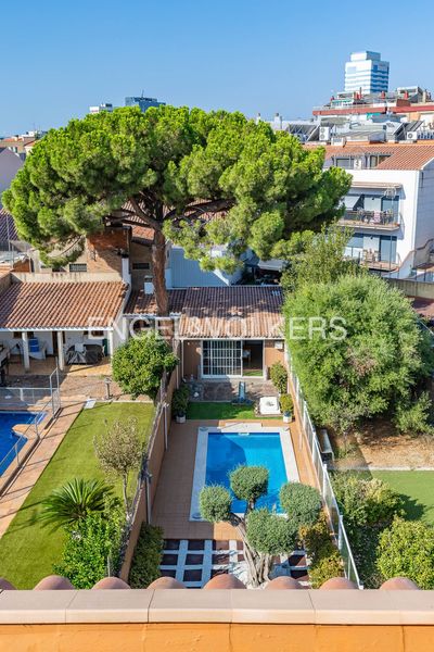 Foto e945cf85-acfe-4a33-9c0a-79c69a35c049. Casa adossada amb calefacció aparcament piscina a Sabadell