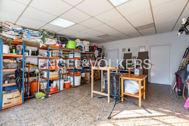 Foto f1a23936-9599-4238-a0ce-cbcbaafb24ac. Casa adossada amb calefacció aparcament piscina a Sabadell