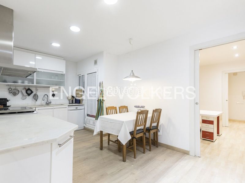 Foto 430e0ad1-8233-4326-964d-f0e59b437f23. Pis amb calefacció a Sarrià Barcelona