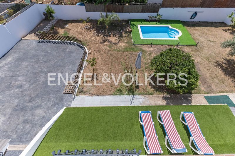 Foto 3cacdb2a-9d46-4723-bfde-4a3aa4b69958. Casa amb calefacció piscina a Els Masos - Els Garrofers Coma-ruga