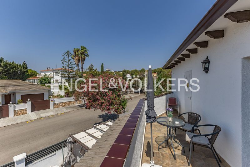 Foto b8b11d52-c4b4-493e-87af-101c9c25e0a1. Casa amb calefacció piscina a Els Masos - Els Garrofers Coma-ruga