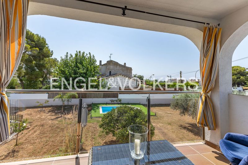 Foto bfdc2deb-7614-42a5-8089-22e794df6a8a. Casa amb calefacció piscina a Els Masos - Els Garrofers Coma-ruga