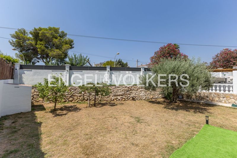 Foto cf9a4632-f393-4ee4-af46-643348988ea7. Casa amb calefacció piscina a Els Masos - Els Garrofers Coma-ruga