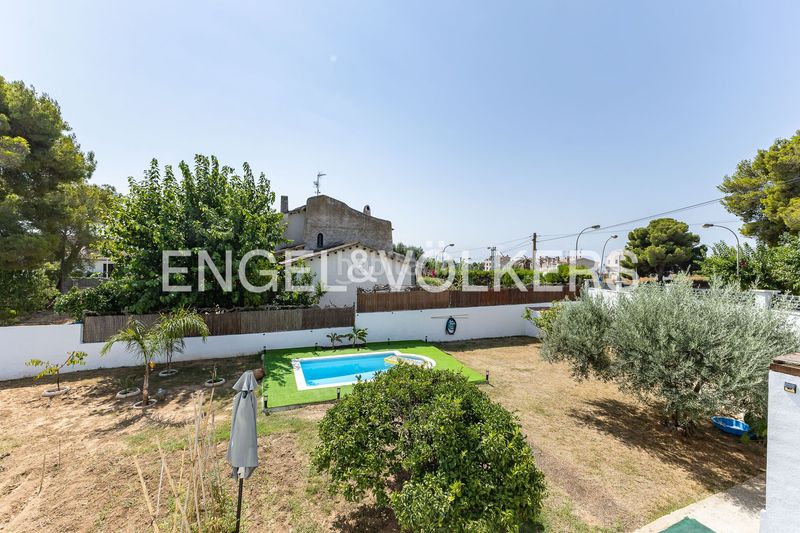Foto ee9999cd-27c5-4feb-a44f-01c7f89d017b. Casa amb calefacció piscina a Els Masos - Els Garrofers Coma-ruga