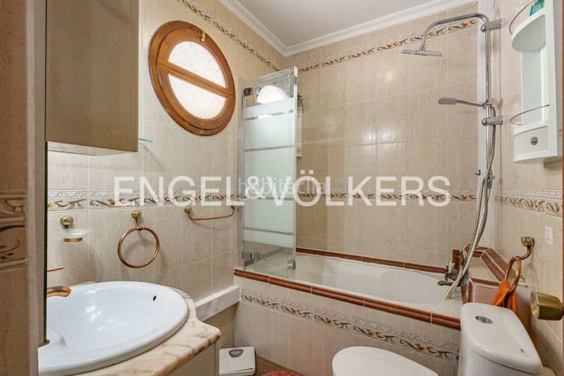 Foto 3bfb20e2-0a8a-4ba8-9e18-aa674b75a09d. Casa amb calefacció aparcament piscina a La Sentiu Gavà