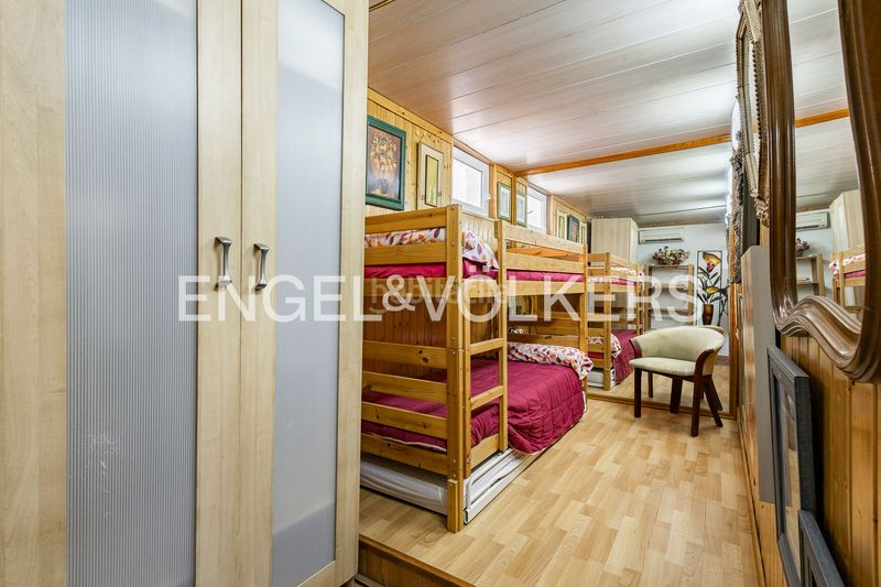 Foto c5858ef6-f616-4e5a-a0b4-0e1eb4a50873. Casa amb calefacció aparcament piscina a La Sentiu Gavà
