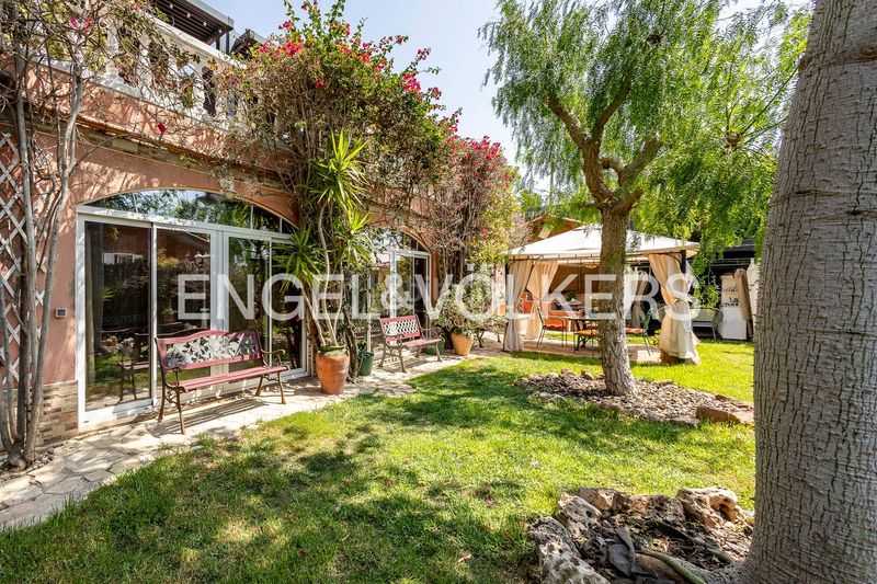 Foto e2ad2151-0b63-4d49-8ac5-5661743e5e9d. Casa amb calefacció aparcament piscina a La Sentiu Gavà