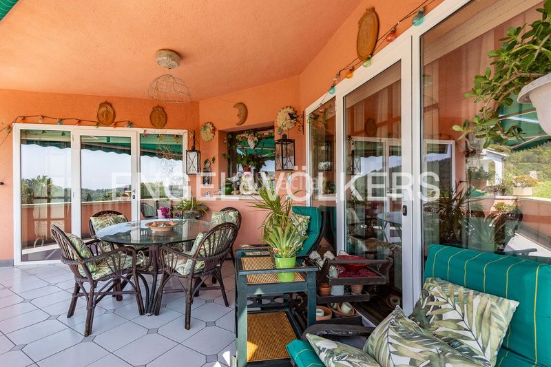 Foto f545a85b-0c4b-432b-abf7-64afcd7ab4bd. Casa amb calefacció aparcament piscina a La Sentiu Gavà