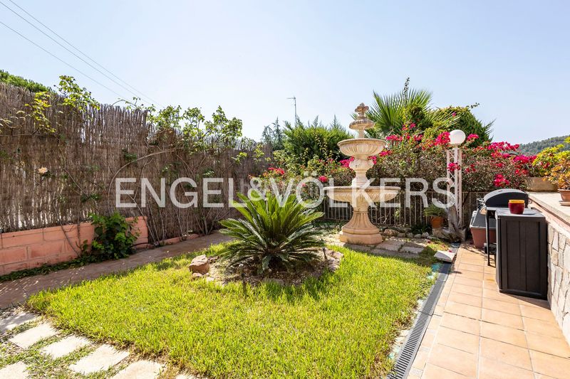 Foto fb1d87e9-e154-4bd6-a1f1-c0dbb213524e. Casa amb calefacció aparcament piscina a La Sentiu Gavà