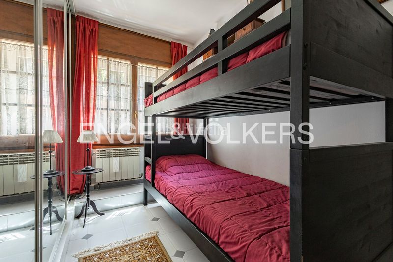 Foto fd4384a5-b008-47d1-b2a4-f97cbd9d3825. Casa amb calefacció aparcament piscina a La Sentiu Gavà