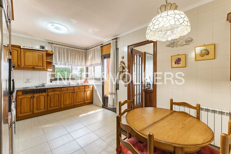 Foto 0ff2d806-272e-4e58-b7da-bb74e89ed5d7. Casa amb calefacció aparcament piscina a Teià