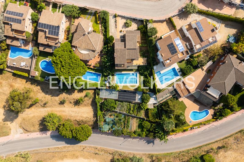 Foto 405144e9-f8e2-4993-85b0-0d3c4b226a1a. Casa amb calefacció aparcament piscina a Teià