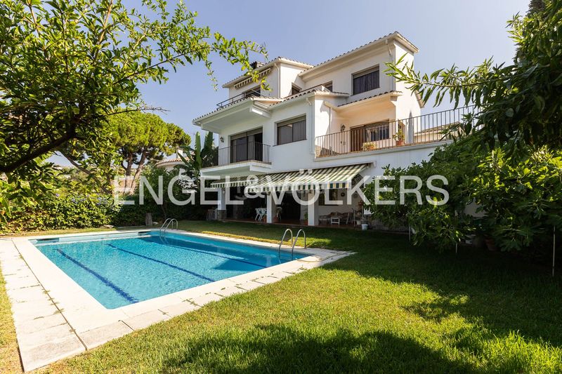 Foto c7686232-ccdd-4b9e-a06b-a3ddd0c661e9. Casa amb calefacció aparcament piscina a Teià