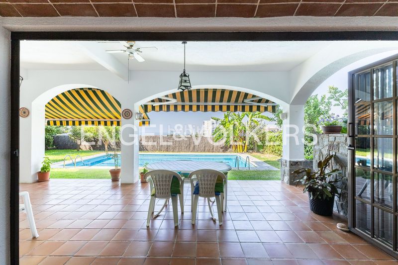 Foto f42dd4ab-01f3-4282-89fe-b863b685959c. Casa amb calefacció aparcament piscina a Teià