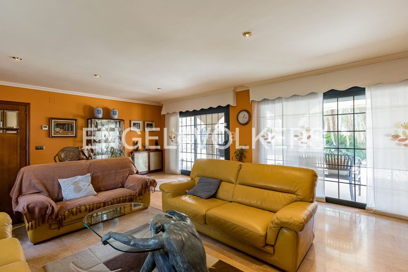 Foto 00462a82-8757-4baa-b95f-05f963856718. Casa amb calefacció aparcament piscina a Mas Mel Calafell
