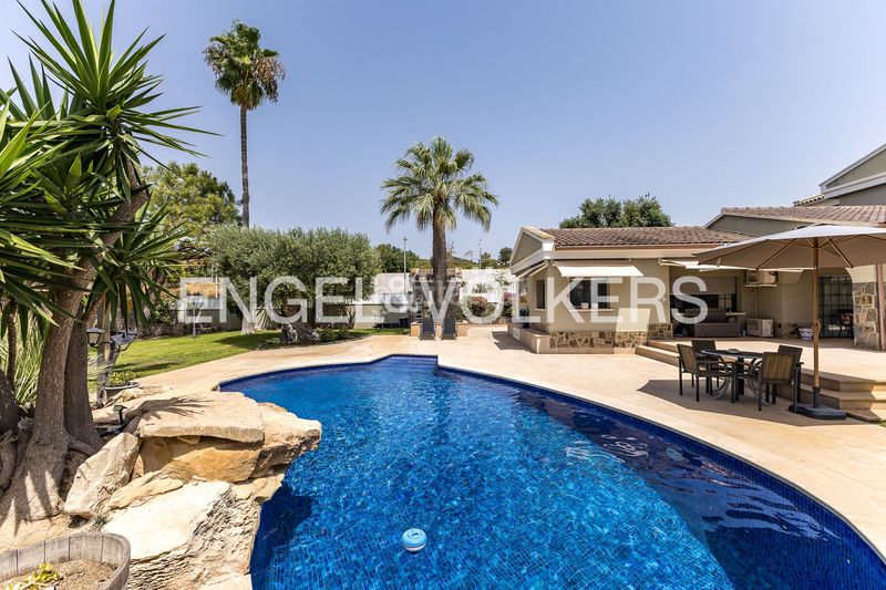 Foto 4f24a815-dbcb-4472-9202-bb5ca9d6e64b. Casa amb calefacció aparcament piscina a Mas Mel Calafell