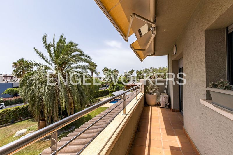 Foto 7d24f7a9-d51a-43ec-8978-2027239373d9. Casa amb calefacció aparcament piscina a Mas Mel Calafell