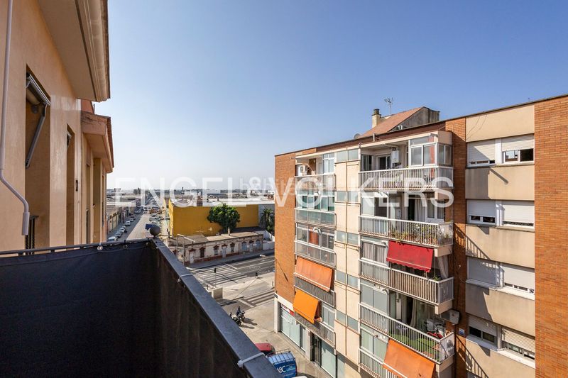 Foto ba008566-eab3-40bb-ae22-de2e421aab48. Àtic amb calefacció aparcament a Centre Viladecans